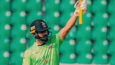 PSL 2026: पाकिस्तान ने जिस खिलाड़ी को किया बैन, उसने ही ठोका तूफानी शतक, कूटे 17 चौके-छक्के