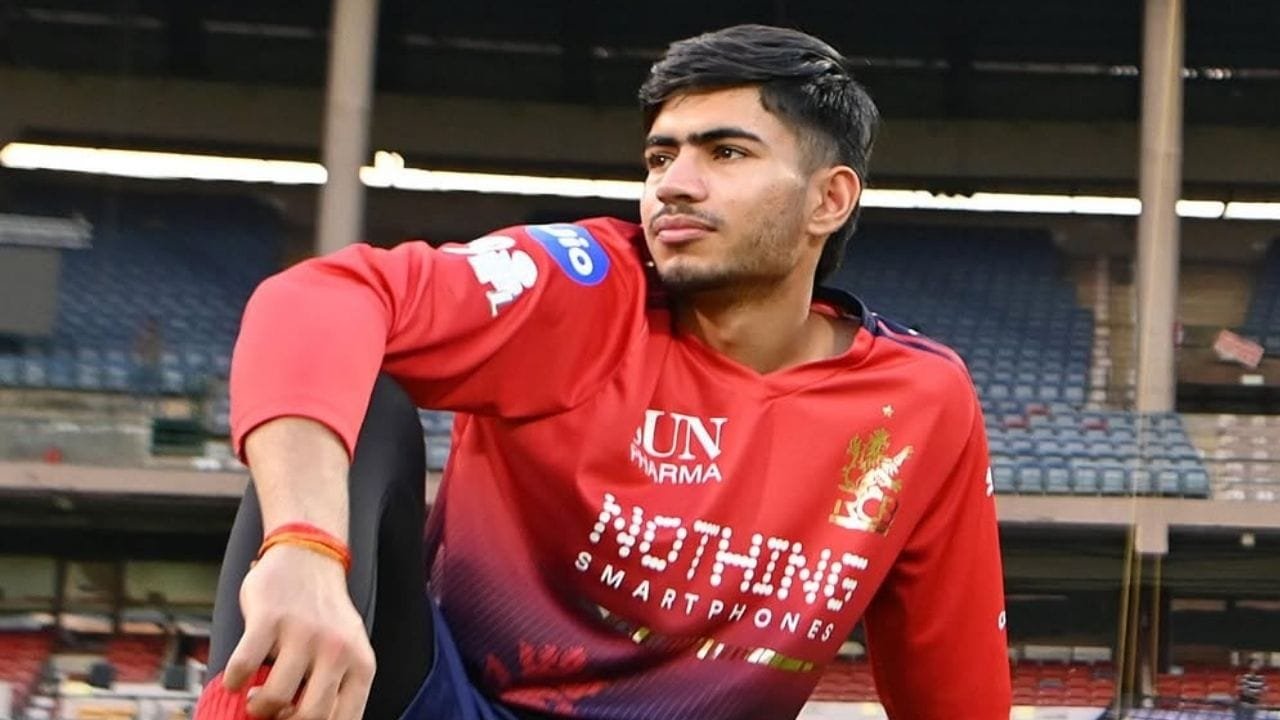 IPL 2026 के बीच में ही RCB छोड़कर CSK में जाएगा ये खिलाड़ी? अश्विन के पोस्ट से मची खलबली