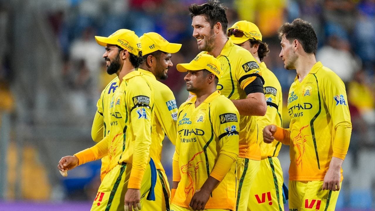 CSK को नए खिलाड़ी की तलाश, बीच सीजन मुंबई के ऑलराउंडर का लिया टेस्ट, किसकी जगह मिलेगा मौका?