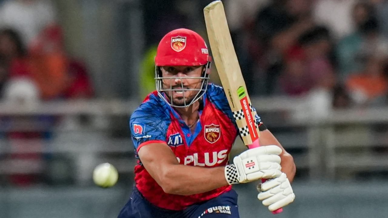 Marcus Stoinis: मार्कस स्टोयनिस ने 20 गेंदों में ठोका अर्धशतक, आखिरी ओवर 24 रन ठोक पलट दिया खेल