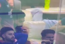 Riyan Parag Vaping: भारत में बैन इस सिगरेट से कश लगाते दिखे रियान पराग, RR के कप्तान पर होगी कार्रवाई?