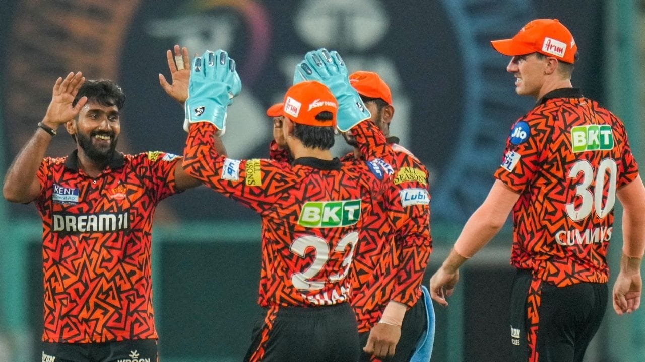 IPL 2026 छोड़कर रातों-रात गया पर्पल कैप वाला बॉलर, इस टीम के 3 खिलाड़ी अचानक देश लौटे