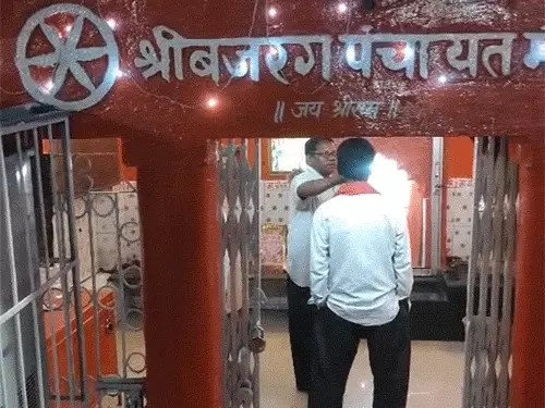 बिलासपुर में हनुमानजी को साक्षी मानकर लगती थी पंचायत:धर्म से ऊपर उठकर हिंदू-मुस्लिम मानते थे फैसले, इसलिए पड़ा ‘श्री बजरंग पंचायत मंदिर’ नाम