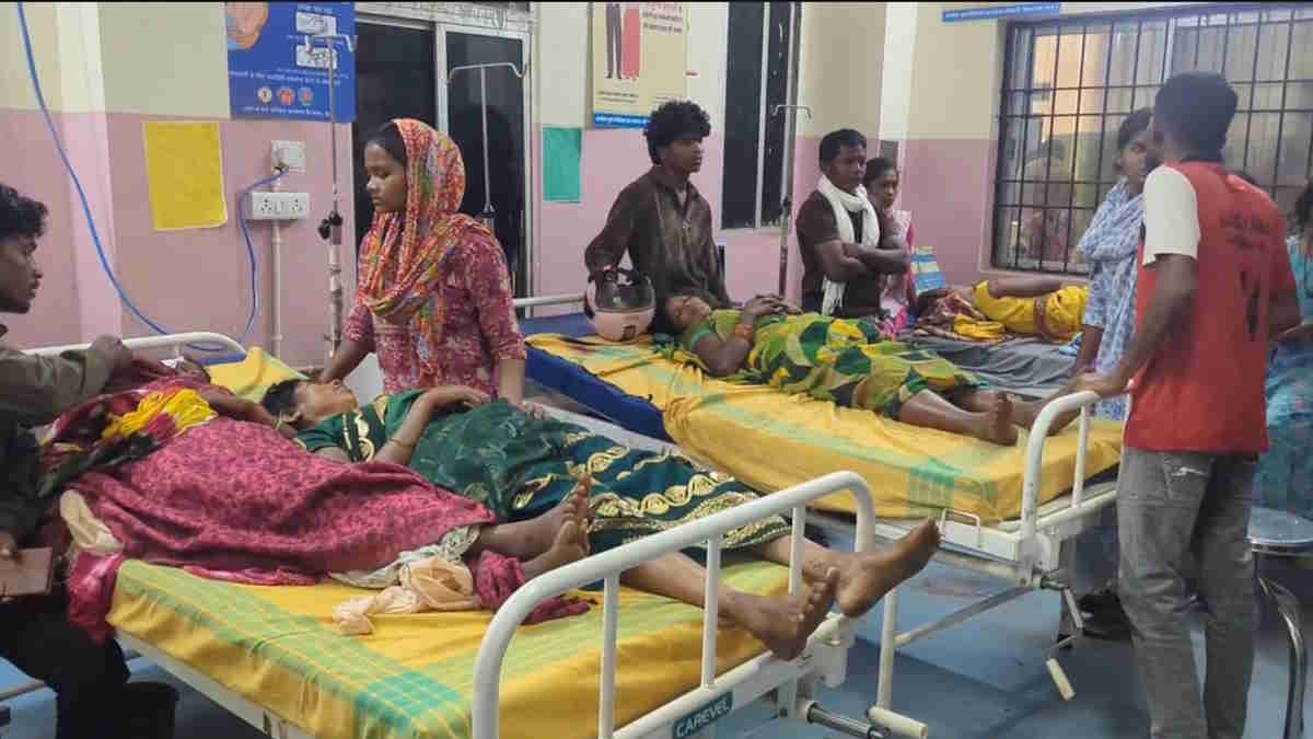 Accident : शादी से लौटते वक्त बड़ा हादसा, पिकअप पलटी, 2 ग्रामीणों की मौत, 37 घायल