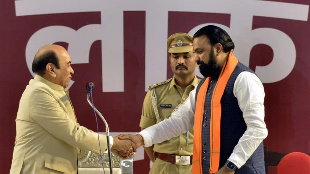 बिहार में सत्ता परिवर्तन: सम्राट चौधरी बने नए मुख्यमंत्री, राज्य में राजनीतिक युग का बदलाव बिहार में सत्ता परिवर्तन: सम्राट चौधरी बने नए मुख्यमंत्री, राज्य में राजनीतिक युग का बदलाव