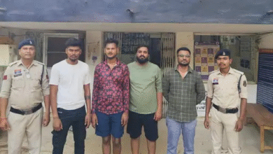 दुर्ग ऑनलाइन सट्टा मामले में 4 और आरोपी गिरफ्तार:6 मोबाइल और 65 हजार कैश जब्त, आईडी और लेनदेन थे आरोपी