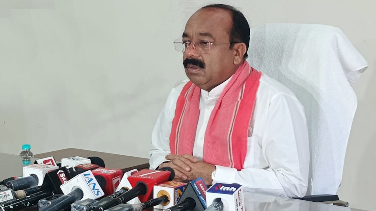 बस्तर से सुरक्षाबल की वापसी को लेकर भूपेश बघेल के सवाल पर उप मुख्यमंत्री अरुण साव का पलटवार बस्तर से सुरक्षाबल की वापसी को लेकर भूपेश बघेल के सवाल पर उप मुख्यमंत्री अरुण साव का पलटवार