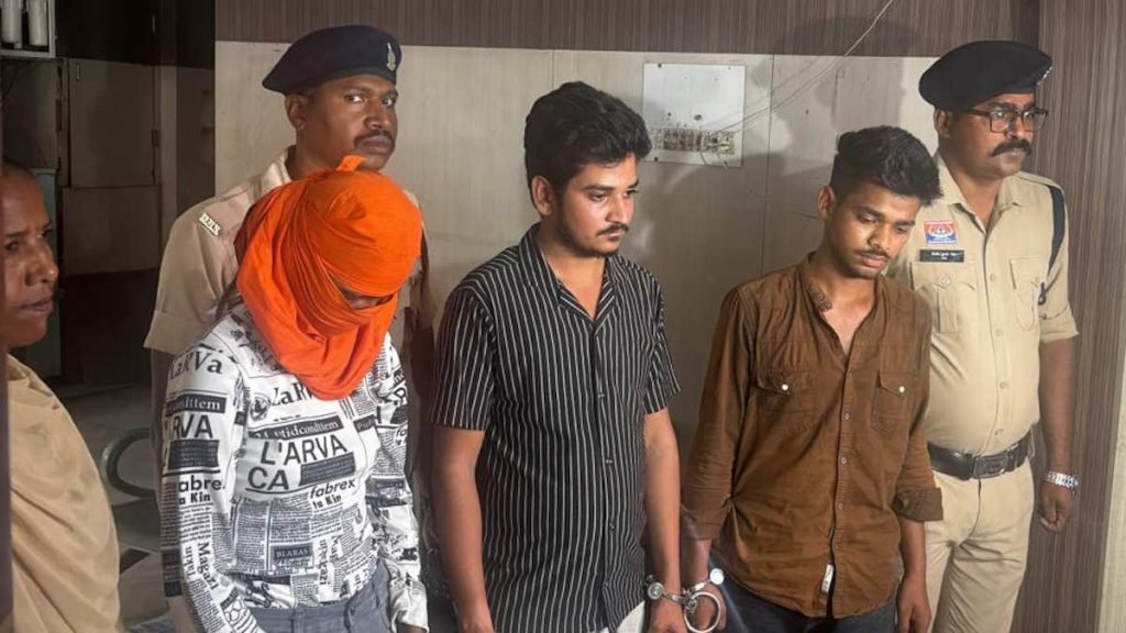अंधे कत्ल का खुलासा, युवती को परेशान करने पर गई युवक की जान आरोपी गिरफ्तार… अंधे कत्ल का खुलासा, युवती को परेशान करने पर गई युवक की जान आरोपी गिरफ्तार…