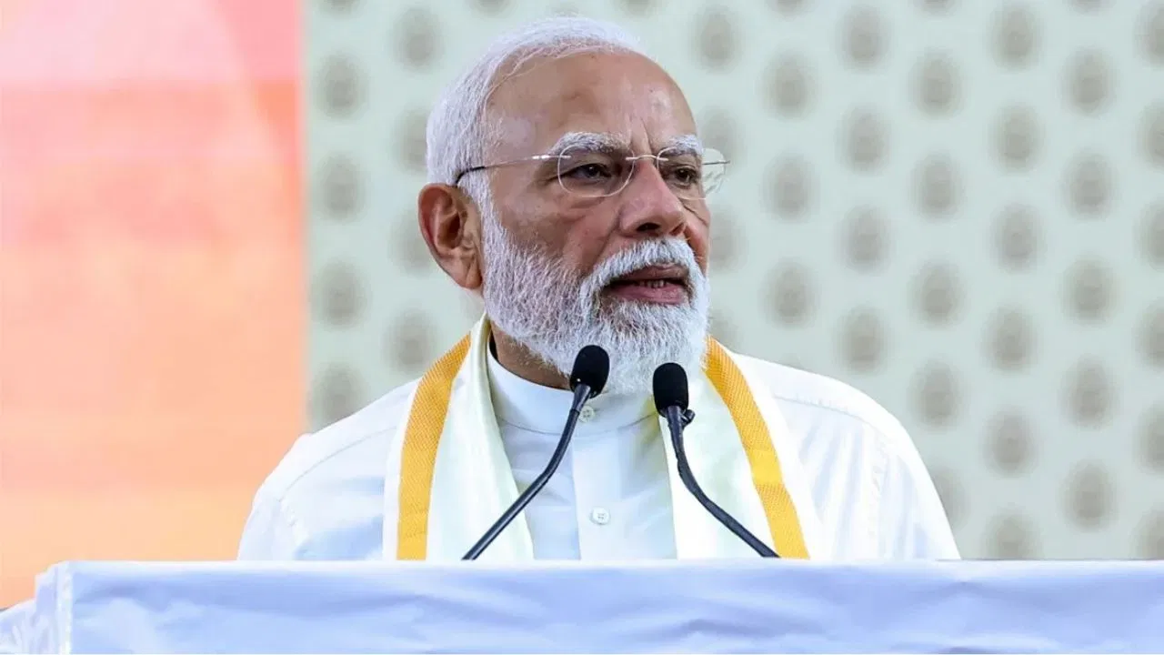 PM Modi Appeal: पीएम मोदी के काफिले में गाड़ियों की संख्या घटी, जाने कितनी होती थी तेल की खपत