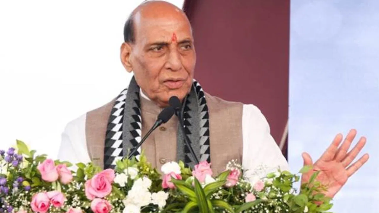 राजनाथ सिंह ने बताया, ऑपरेशन सिंधूर के तहत पाकिस्तान की संभावित चालें राजनाथ सिंह ने बताया, ऑपरेशन सिंधूर के तहत पाकिस्तान की संभावित चालें
