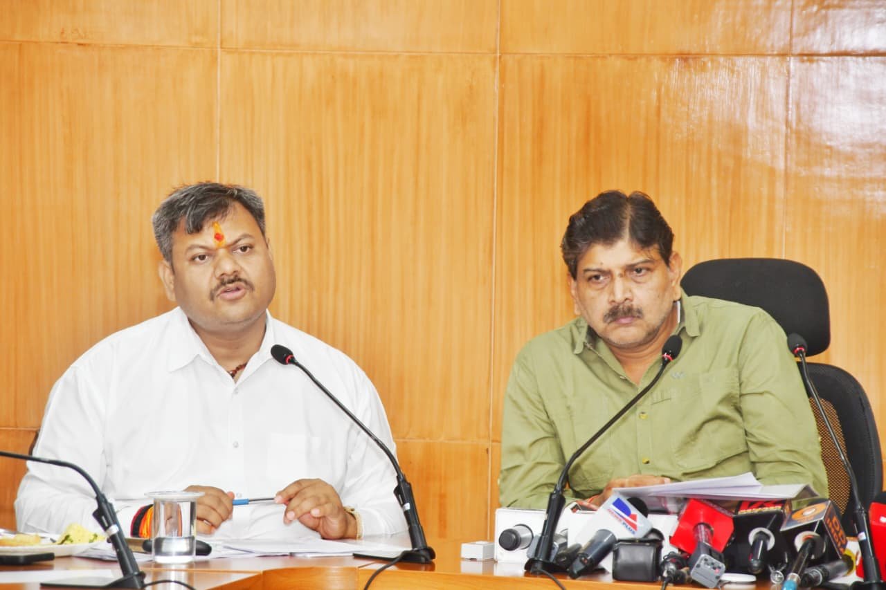 रायपुर रेल मंडल ने वित्तीय वर्ष 2025-26 की प्रमुख उपलब्धियां साझा की रायपुर रेल मंडल ने वित्तीय वर्ष 2025-26 की प्रमुख उपलब्धियां साझा की