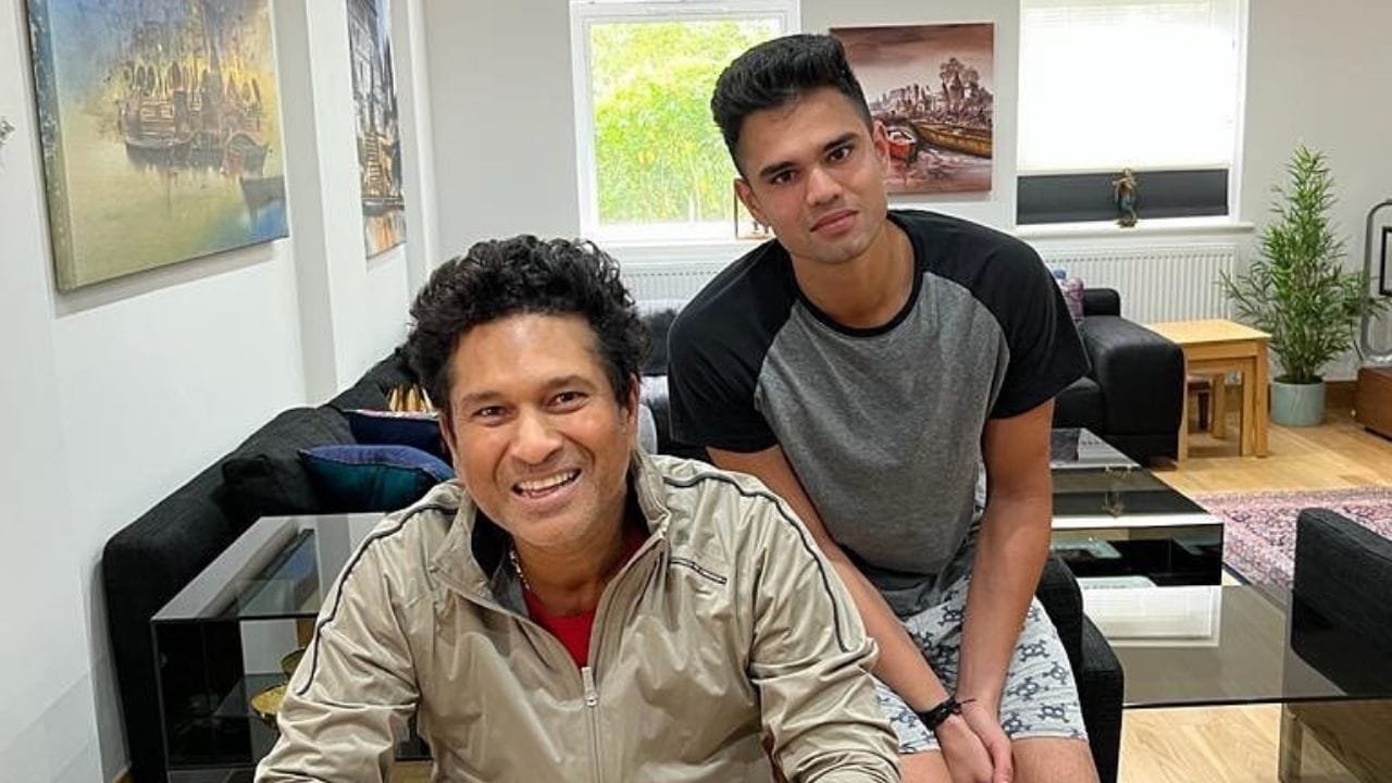Sachin Tendulkar Birthday: पापा सचिन के बर्थडे पर बेटे अर्जुन तेंदुलकर ने नहीं खाया केक, VIDEO में बताई वजह