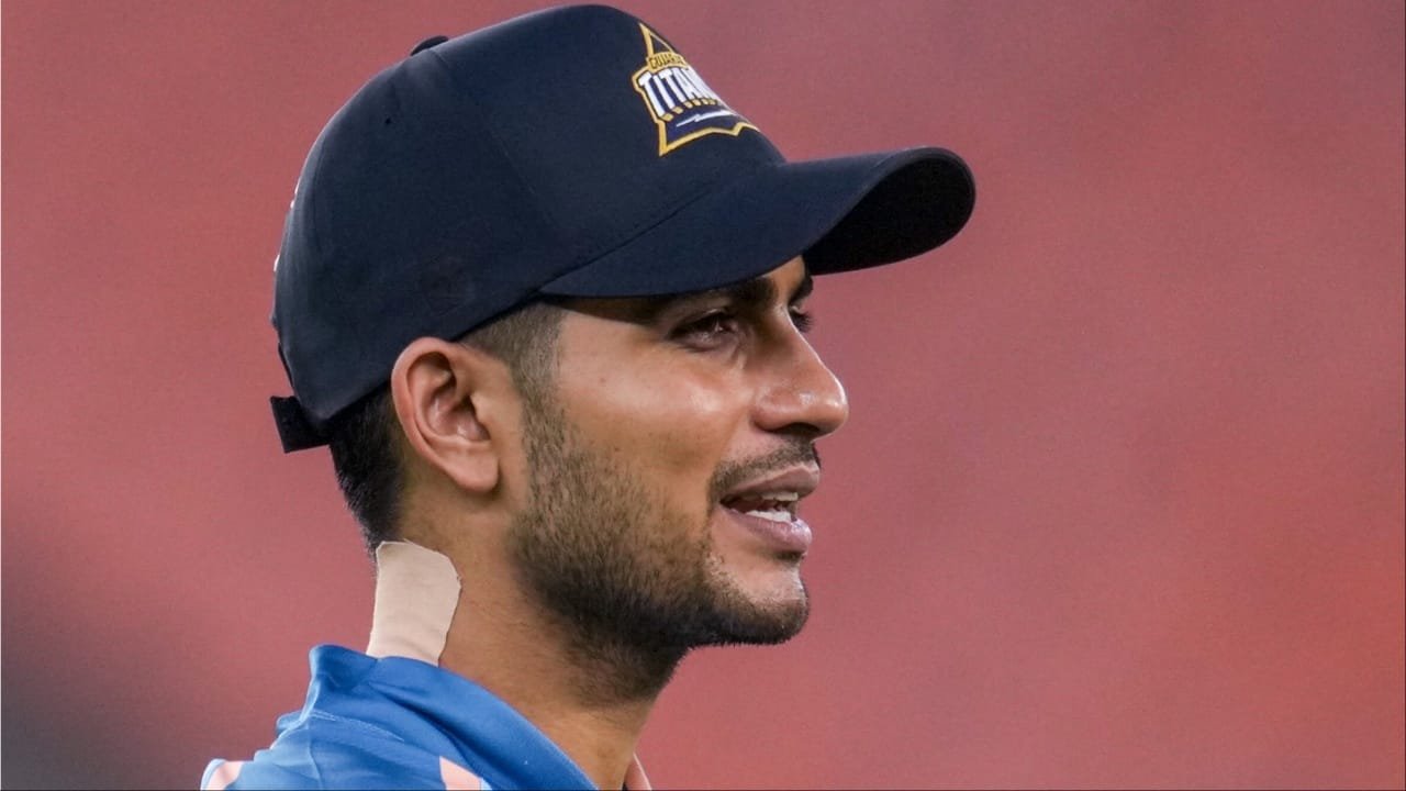 IPL 2026 से शुभमन गिल कितने समय के लिए बाहर? गुजरात टाइटंस ने दिया बड़ा अपडेट