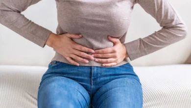 पेट में सुई‑जैसी चुभन? जानीए एक्सपर्ट्स से कारण और बचाव के उपाय