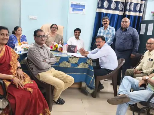 कलेक्टर की कार्रवाई के विरोध में प्राचार्यों की आपात बैठक, प्रदेशभर में प्रदर्शन की तैयारी कलेक्टर की कार्रवाई के विरोध में प्राचार्यों की आपात बैठक, प्रदेशभर में प्रदर्शन की तैयारी