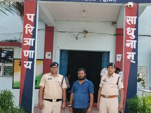 लक्की ड्रा के नाम पर लाखों की ठगी: बलौदाबाजार में सेल प्रमोशन का झांसा देने वाला आरोपी गिरफ्तार