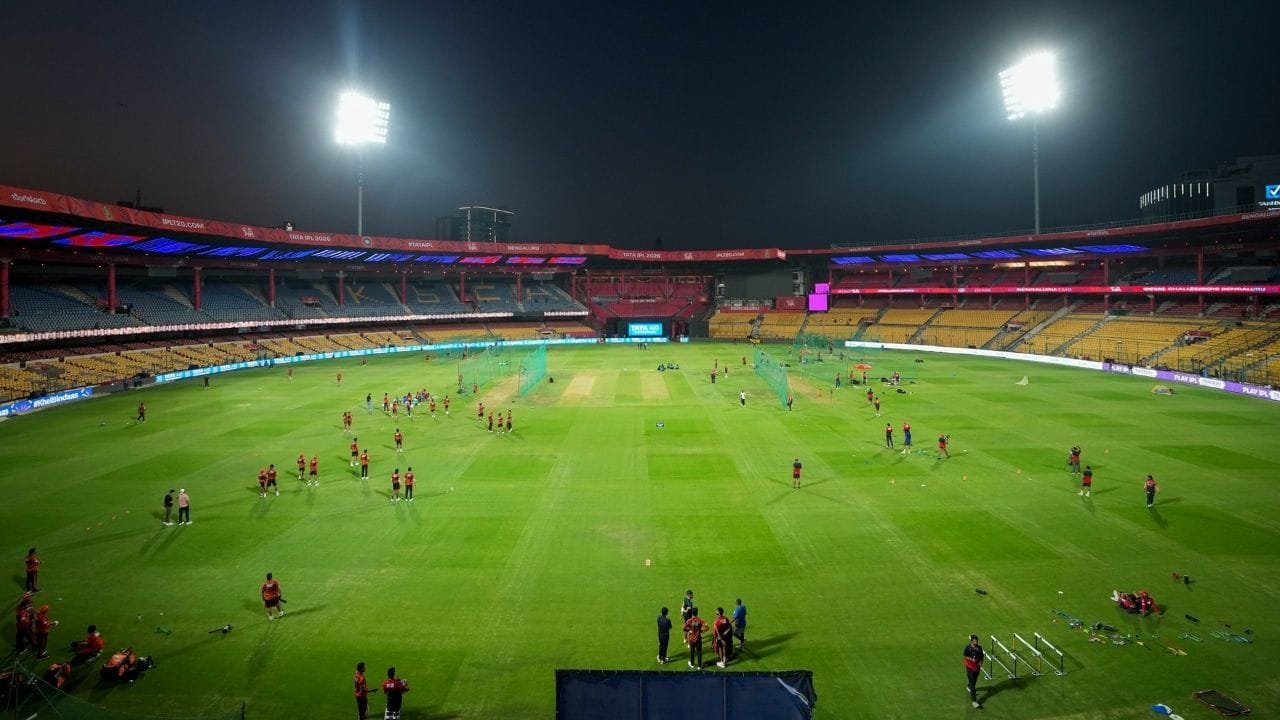 IPL 2026 Final: बेंगलुरु में फाइनल नहीं खेल पाएगी RCB? इस वजह से BCCI छीन लेगी खिताबी मैच