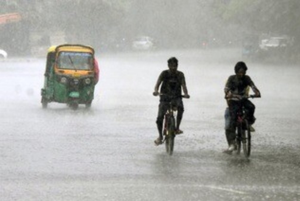 मौसम ने ली करवट: बस्तर के कई जिलों में गरज-चमक के साथ बारिश के संकेत