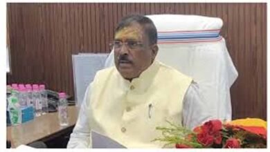 सभी जिलों में पर्यटन और रोजगार की संभावनाएं तलाशकर युवाओं को अवसर देने पर जोर
