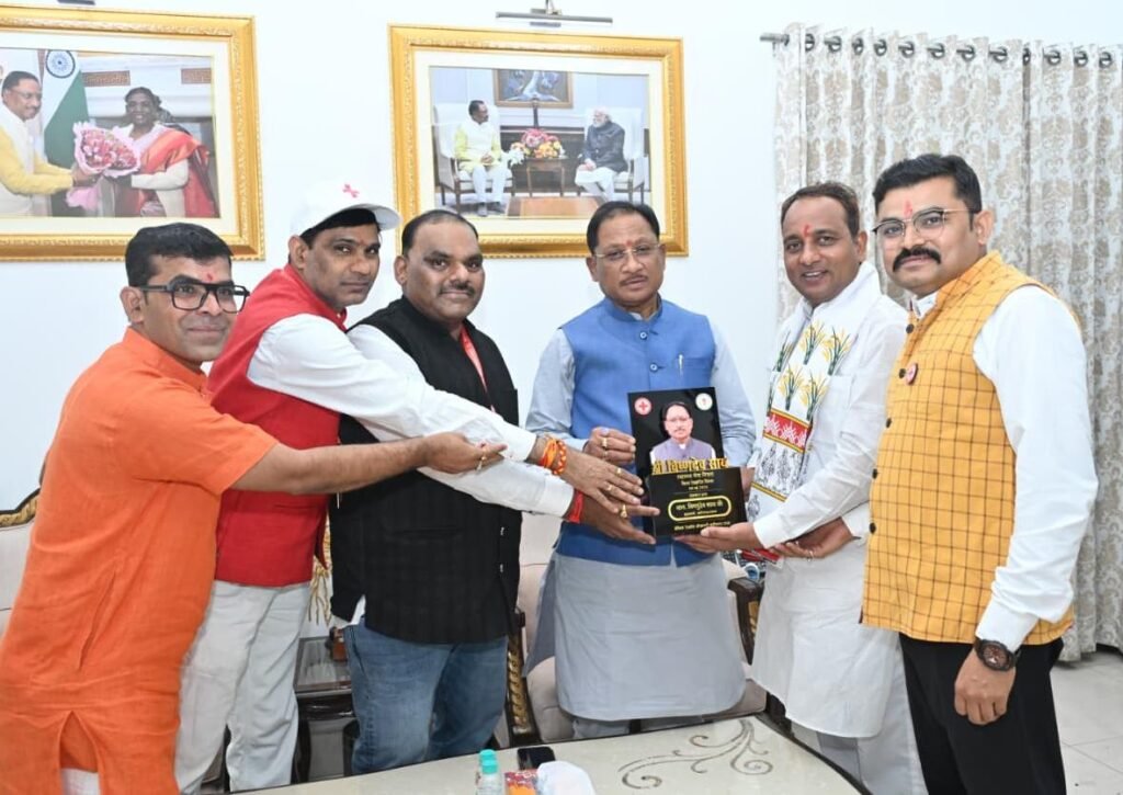मुख्यमंत्री विष्णु देव साय से भारतीय रेडक्रॉस सोसायटी के पदाधिकारियों ने की भेंट मुख्यमंत्री विष्णु देव साय से भारतीय रेडक्रॉस सोसायटी के पदाधिकारियों ने की भेंट