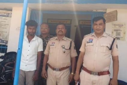 शादी का झांसा देकर नाबालिग से दुष्कर्म, ‘ऑपरेशन मुस्कान’ में मुंगेली पुलिस ने आरोपी को दबोचा शादी का झांसा देकर नाबालिग से दुष्कर्म, ‘ऑपरेशन मुस्कान’ में मुंगेली पुलिस ने आरोपी को दबोचा
