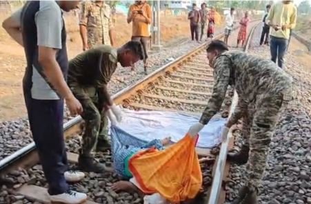 रेलवे ट्रैक पार करते समय हुआ हादसा: रायपुर जा रही ट्रेन ने रिटायर्ड शिक्षक को कुचला, मौके पर मौत