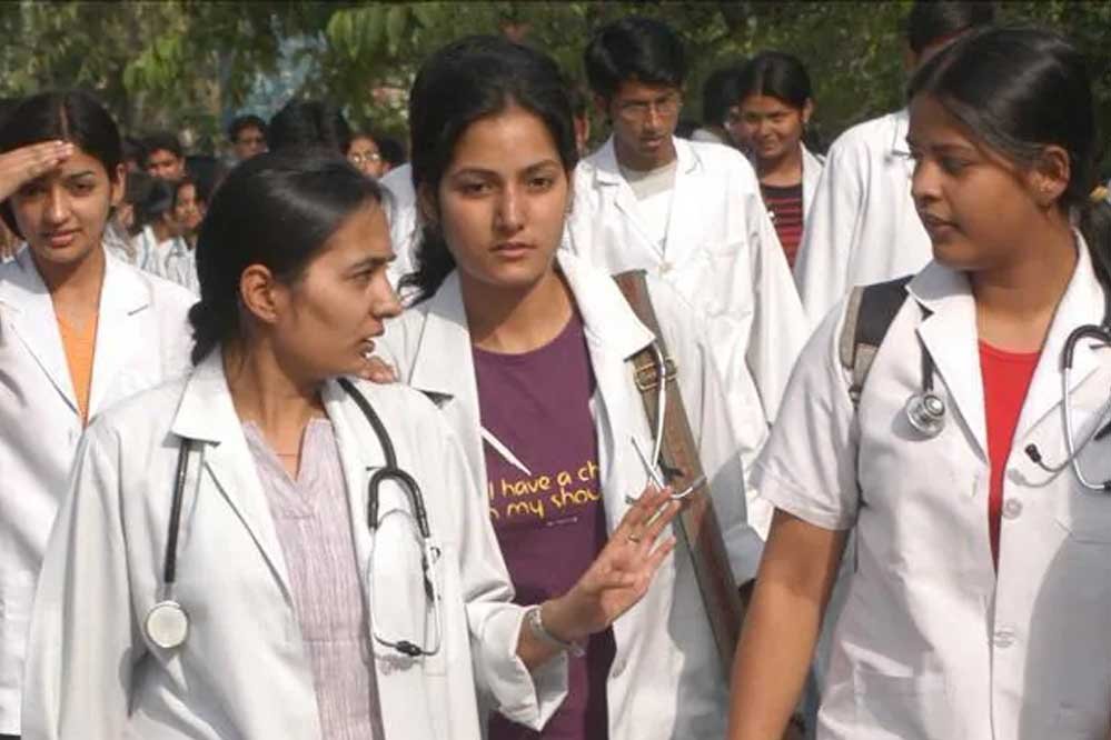 एमपी में डॉक्टरों की भर्ती का नया रिकार्ड, अस्पतालों के लिए जारी हुई सबसे बड़ी सूची