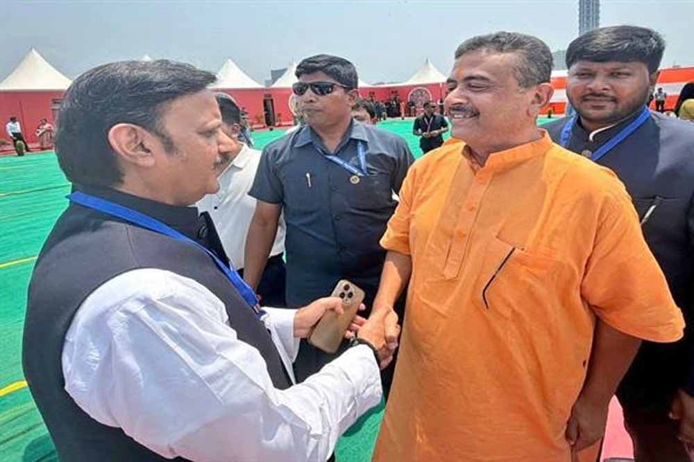 प मुख्यमंत्री शुक्ल ने पश्चिम बंगाल के नवनिर्वाचित मुख्यमंत्री सुवेंदु अधिकारी को दी बधाई प मुख्यमंत्री शुक्ल ने पश्चिम बंगाल के नवनिर्वाचित मुख्यमंत्री सुवेंदु अधिकारी को दी बधाई