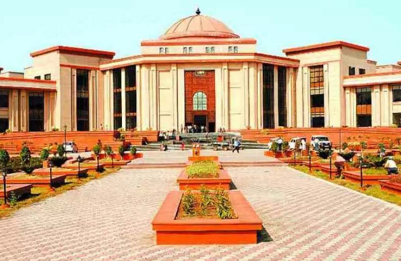क्रेडा की संविदा भर्ती पर हाई कोर्ट की रोक, अधिकारियों को जारी हुआ नोटिस