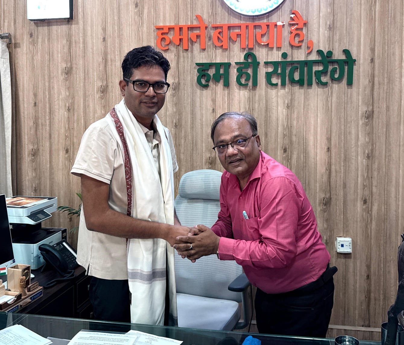 पत्रकारिता शिक्षा को मिलेगा नया संबल, वित्तमंत्री ओ.पी. चौधरी से कुलपति प्रो. दयाल की चर्चा