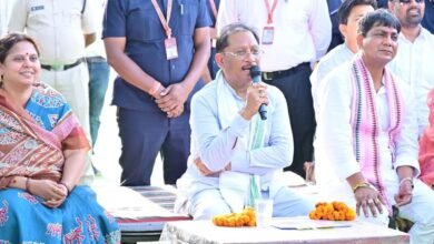सुशासन तिहार-2026: मुख्यमंत्री विष्णु देव साय ने बरगद के पेड़ के नीचे लगाई चौपाल, सुनी ग्रामीणों की समस्याएं