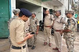 भिलाई- कुम्हारी में पुलिस का सघन चेकिंग अभियान: धारदार हथियार के साथ युवक गिरफ्तार, कई संदिग्धों से पूछताछ