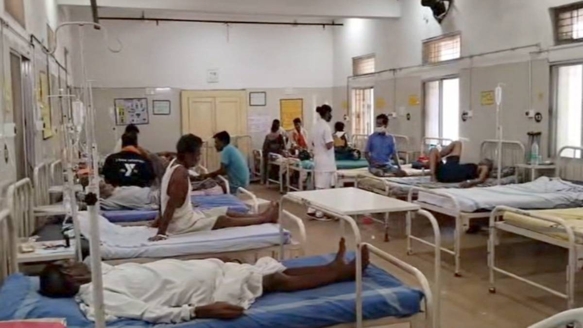 सड़क किनारे गुपचुप खाने के बाद फैली बीमारी, कई मरीजों की हालत गंभीर