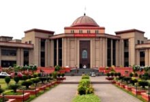 हाईकोर्ट का बड़ा फैसला: बरी होने के बाद भी नहीं मिलेगा पूरा बकाया वेतन