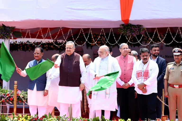 रायपुर :गृहमंत्री अमित शाह ने दिखाई हरी झंडी, डायल-112 के 400 हाईटेक वाहन रवाना