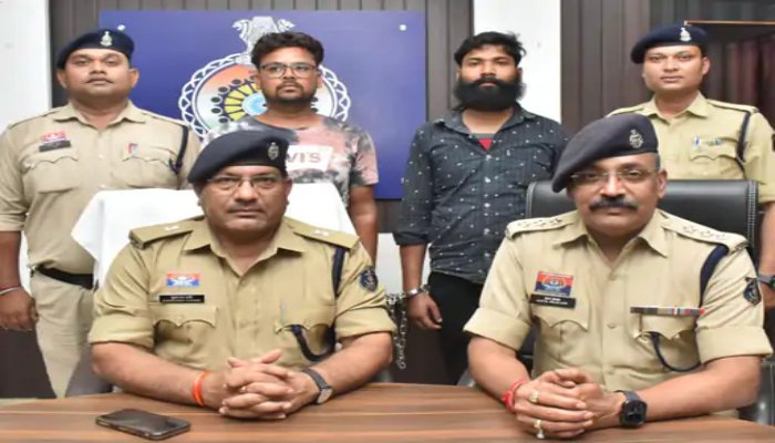झारखंड से दुर्ग तक फैला अफीम तस्करी का नेटवर्क बेनकाब: 15 लाख की अफीम जब्त, दो आरोपी गिरफ्तार झारखंड से दुर्ग तक फैला अफीम तस्करी का नेटवर्क बेनकाब: 15 लाख की अफीम जब्त, दो आरोपी गिरफ्तार