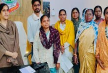 नक्सल पीड़ित परिवारों का सरकार के खिलाफ मोर्चा, नौकरी और मुआवजे की मांग को लेकर अनिश्चितकालीन धरने की चेतावनी