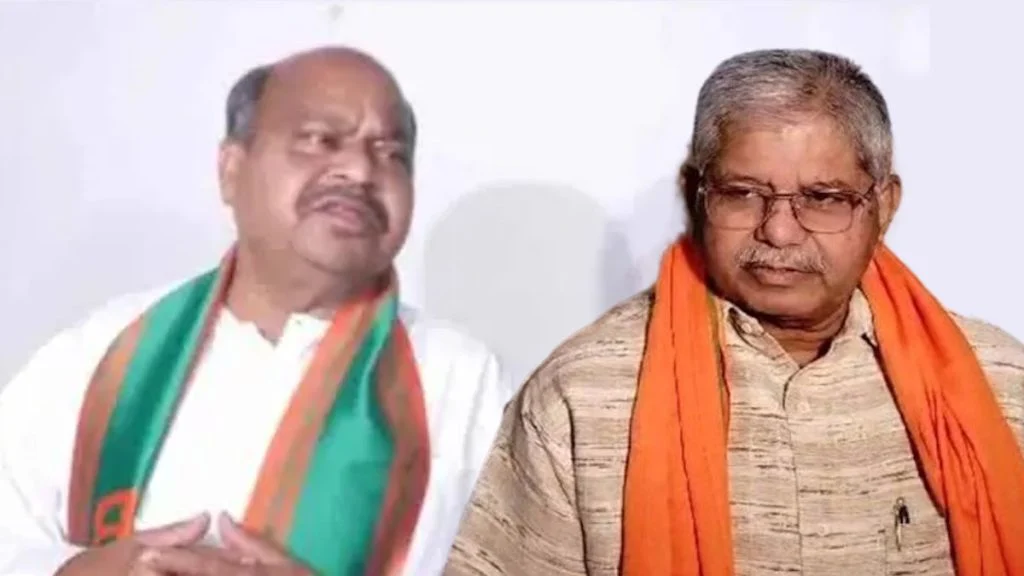धरमलाल कौशिक से मोबाइल लूट पर सियासत गरम, पुरंदर मिश्रा ने रथयात्रा से जोड़कर दिया चौंकाने वाला बयान धरमलाल कौशिक से मोबाइल लूट पर सियासत गरम, पुरंदर मिश्रा ने रथयात्रा से जोड़कर दिया चौंकाने वाला बयान