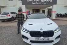 BMW की सनरूफ से युवती का खतरनाक डांस, हाईवे पर स्टंटबाजी,पुलिस ने कार जब्त की