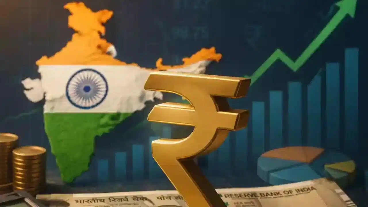 RBI के फैसले ने रुपए में फूंकी जान, डॉलर हुआ लहूलुहान