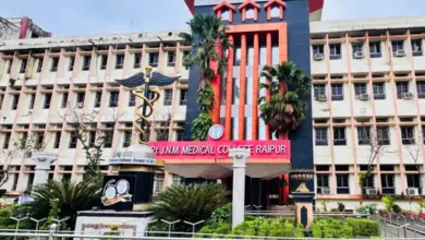 रायपुर मेडिकल कॉलेज में शिक्षकों की कमी और बढ़ी, 17 प्रोफेसरों के तबादले से व्यवस्था पर बढ़ा दबाव