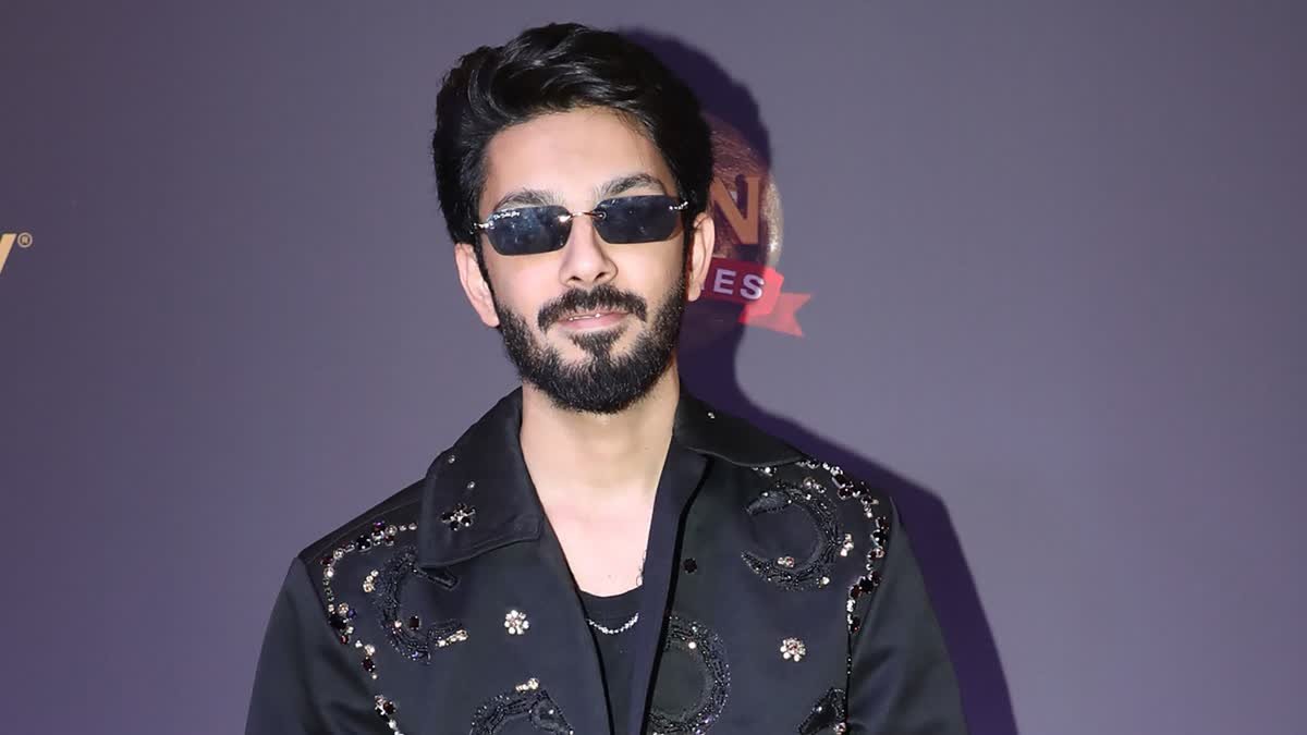 सिंगर अनिरुद्ध और काव्या मारन की शादी की खबरों पर लगी मुहर, अंकल ने किया बड़ा खुलासा सिंगर अनिरुद्ध और काव्या मारन की शादी की खबरों पर लगी मुहर, अंकल ने किया बड़ा खुलासा