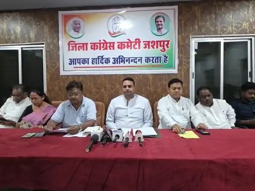 जशपुर में उमेश पटेल की मांग, स्मार्ट मीटर हटाए जाएं, बिजली दरों में राहत मिले