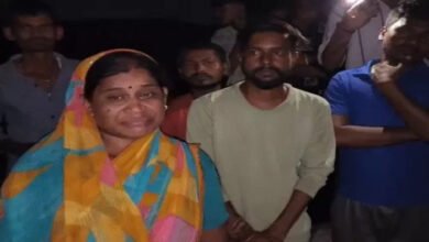 नकटी गांव पहुंचे पूर्व विधायक, विस्थापित परिवारों के पुनर्वास और मूलभूत सुविधाओं की उठाई मांग