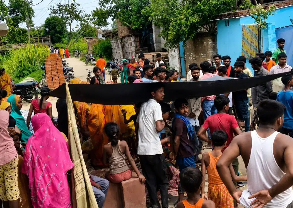 जयमाल से पहले दूल्हे की मौत, बिना दुल्हन लौटी बारात; शादी की खुशियां पलभर में मातम में बदलीं