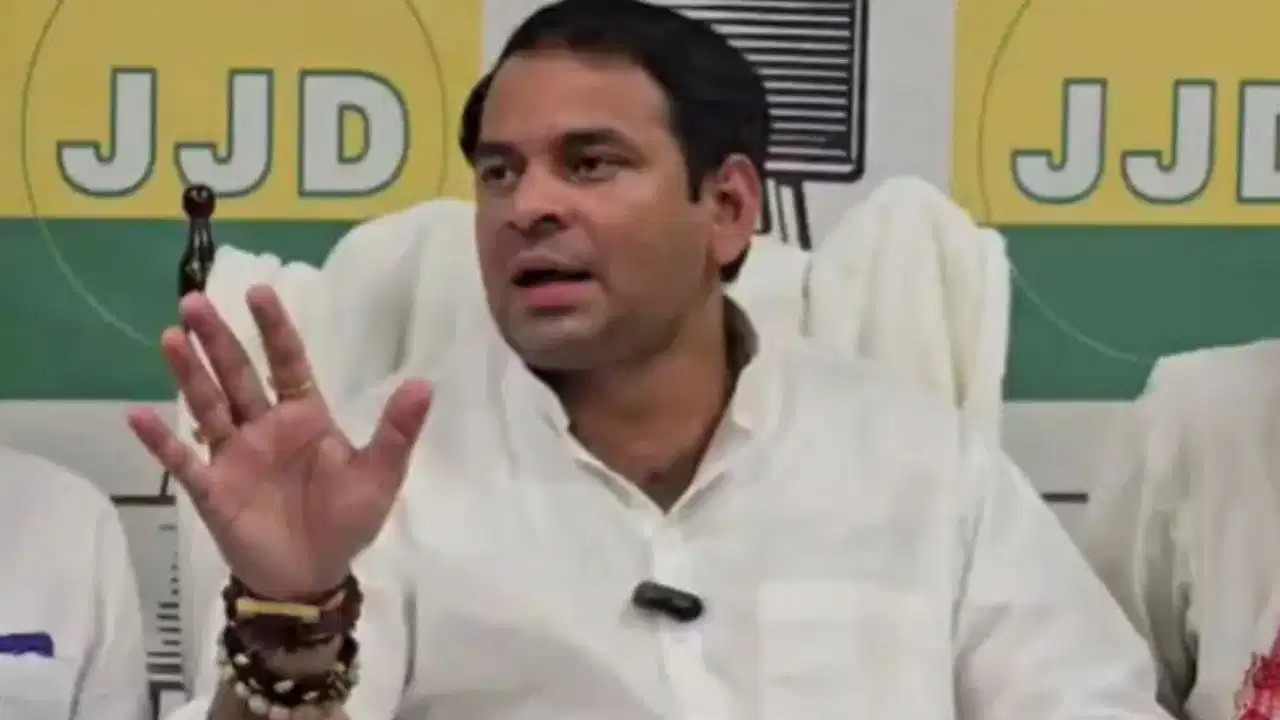 मेरी हत्या की साजिश…तेज प्रताप का दावा, आकाश समेत 7 लोगों के खिलाफ FIR मेरी हत्या की साजिश…तेज प्रताप का दावा, आकाश समेत 7 लोगों के खिलाफ FIR