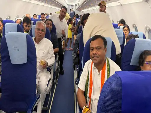 रायपुर में खराब विजिबिलिटी से फ्लाइट की लैंडिंग टली, नागपुर डायवर्ट; ढाई घंटे देरी से पहुंचे डिप्टी सीएम साव, भूपेश और बैज रायपुर में खराब विजिबिलिटी से फ्लाइट की लैंडिंग टली, नागपुर डायवर्ट; ढाई घंटे देरी से पहुंचे डिप्टी सीएम साव, भूपेश और बैज