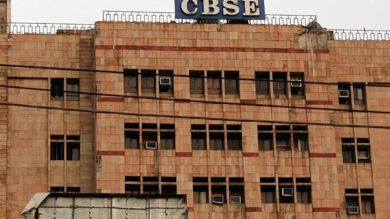 CBSE पोर्टल पर साइबर अटैक मामले में अब दिल्ली पुलिस की एंट्री… शिकायर्त दर्ज, बोर्ड ने कहा-नहीं हुआ डेटा लीक