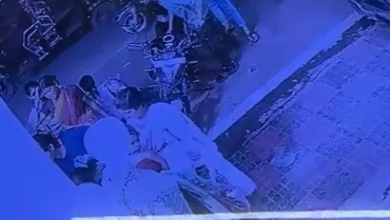 बाजार में मासूम से चोरी, संदिग्ध महिला ने बच्ची के गले से निकाली चेन बाजार में मासूम से चोरी, संदिग्ध महिला ने बच्ची के गले से निकाली चेन