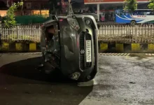 बिलासपुर में तेज रफ्तार कार डिवाइडर से टकराकर पलटी, युवती कार छोड़कर फरार